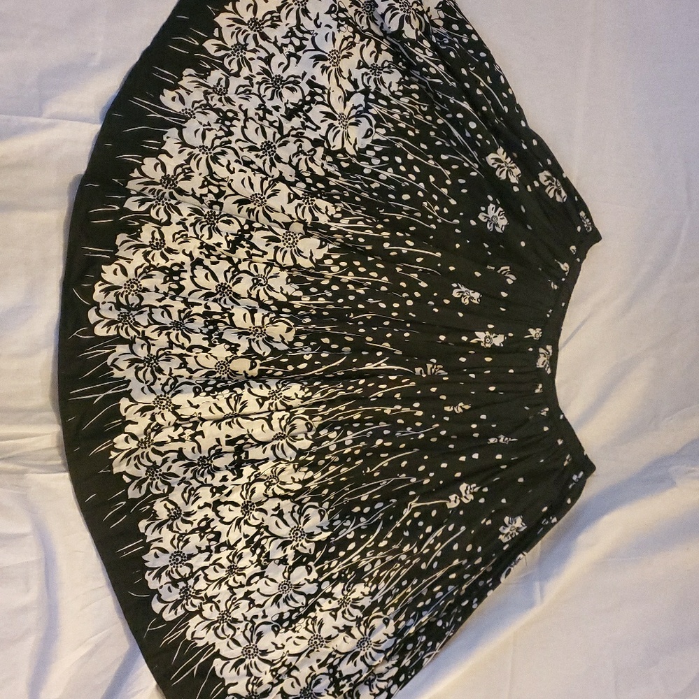 Black and white sun skirt